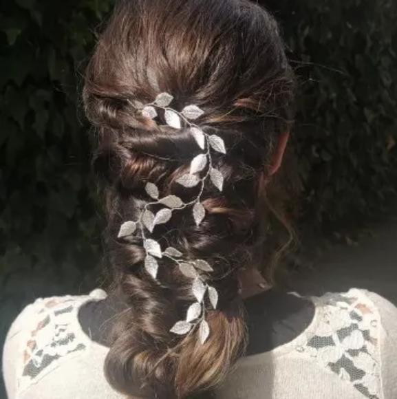 🌿BOGO 👩 Leafy Hair Crown - Picture 3 of 7